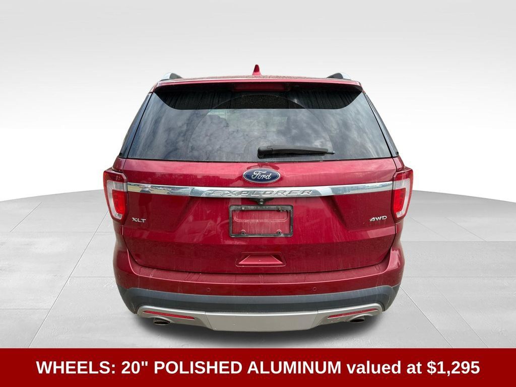 Used 2017 Ford Explorer XLT w/ Equipment Group 202A AWD/4WD image 5
