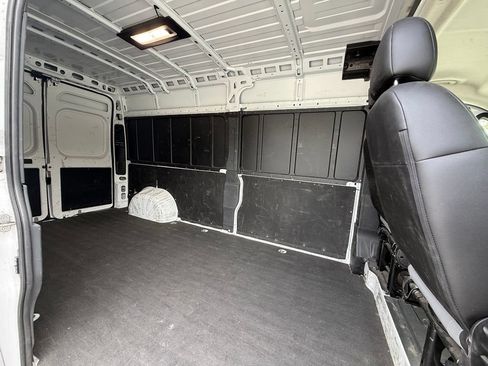 Used 2025 RAM ProMaster 2500 w/ Convenience Group FWD image 16