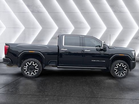 Used 2024 GMC Sierra 2500 Denali Ultimate AWD/4WD image 7