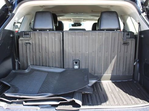 Used 2022 Toyota Highlander XLE AWD/4WD image 53