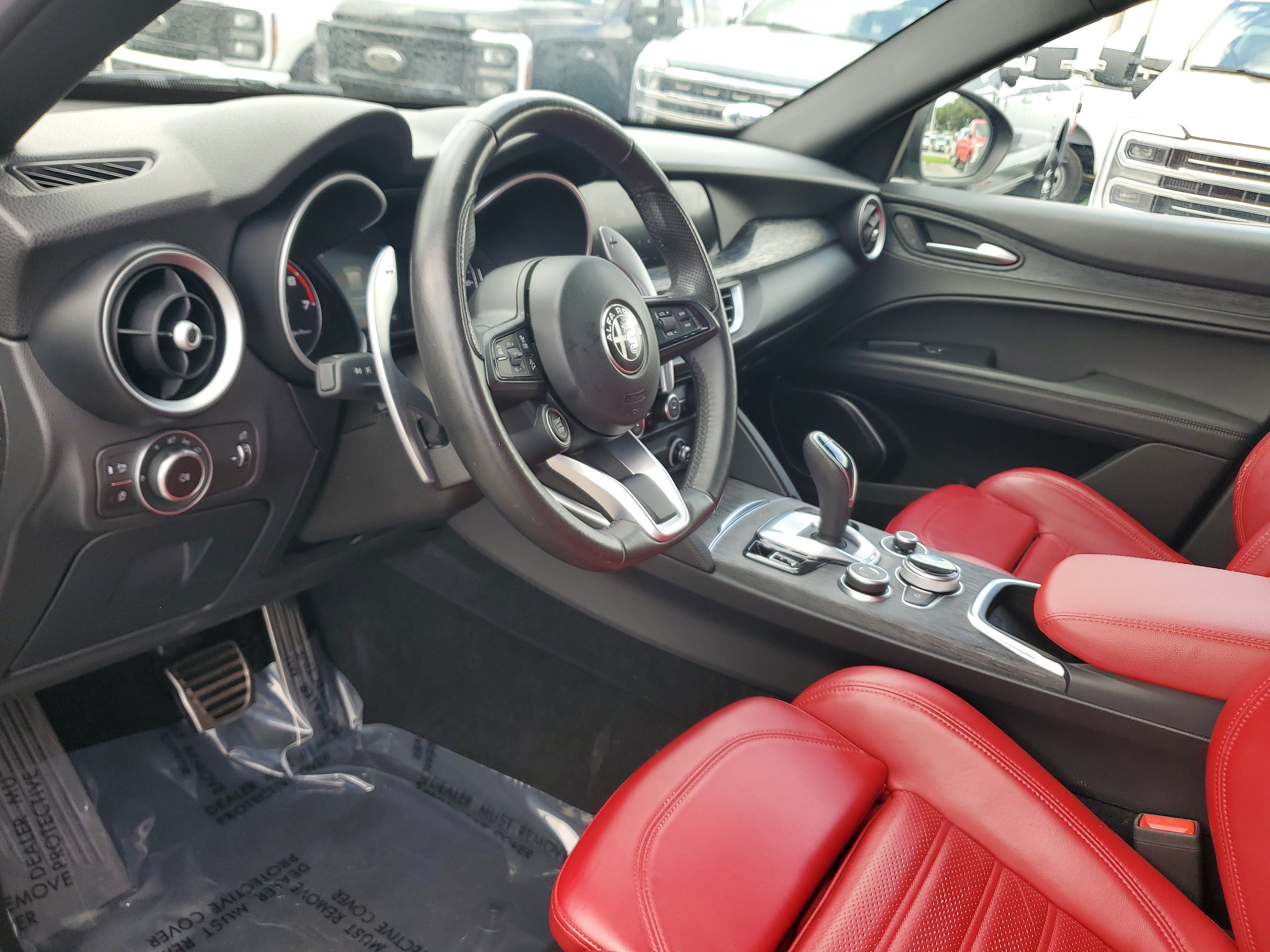 Used 2022 Alfa Romeo Stelvio Sprint AWD/4WD image 9
