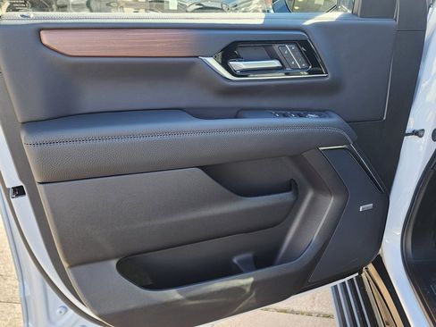 New 2026 GMC Yukon Denali w/ Denali Reserve Package image 12