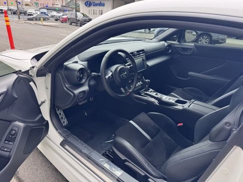 Used 2024 Toyota GR86 Premium image 14