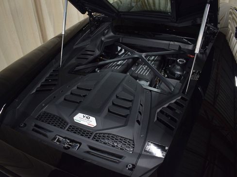 Used 2023 Lamborghini Huracan EVO image 44