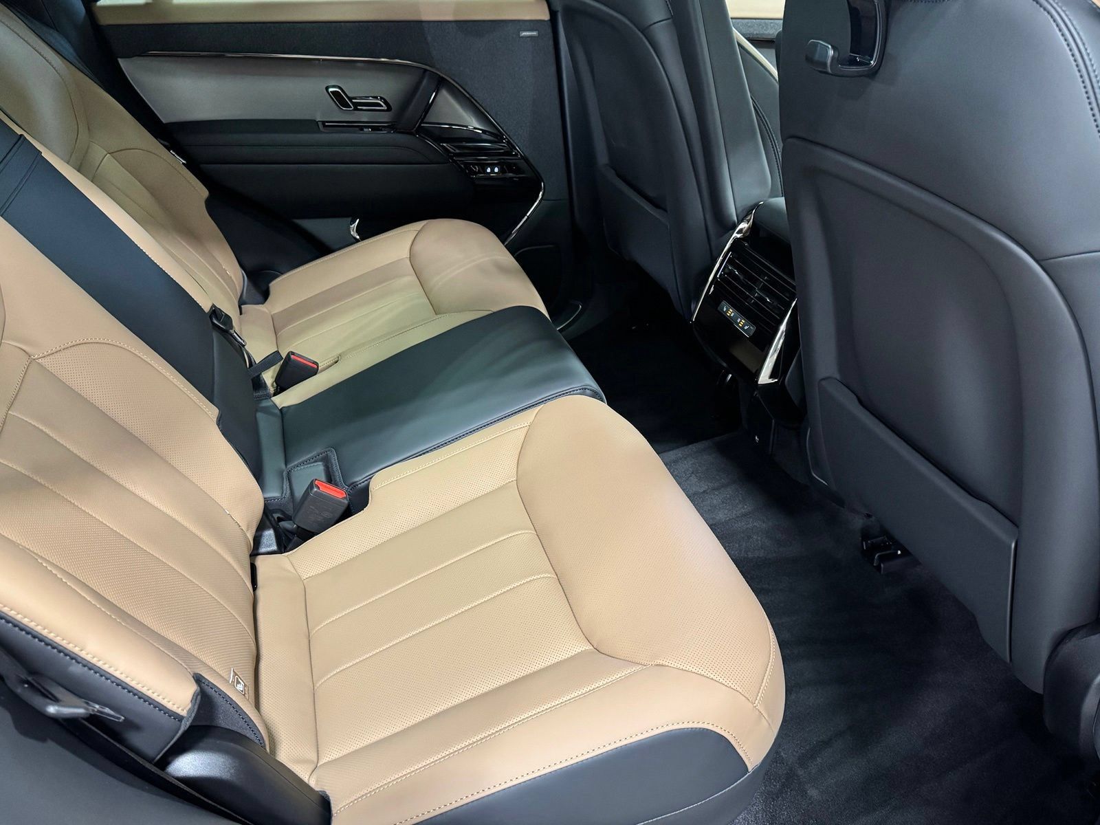 New 2026 Land Rover Range Rover Sport Dynamic SE AWD/4WD image 48