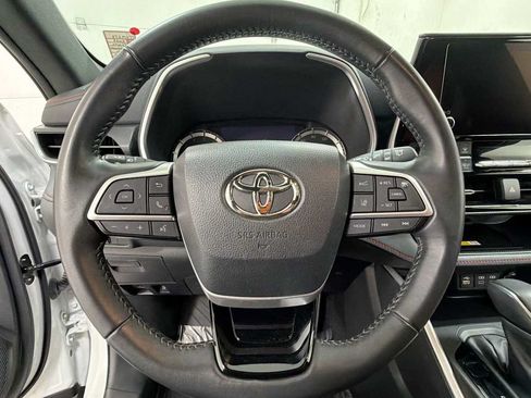 Used 2023 Toyota Highlander XSE AWD/4WD image 16