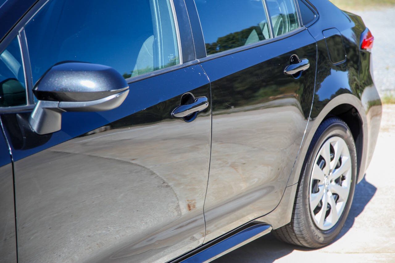 Used 2021 Toyota Corolla LE FWD image 5