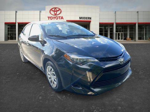 Certified 2018 Toyota Corolla LE FWD image 3