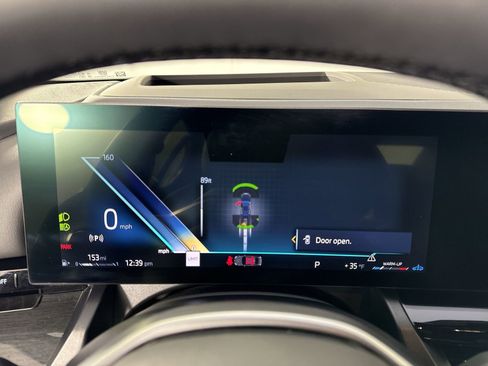 Used 2025 BMW 530i xDrive image 16