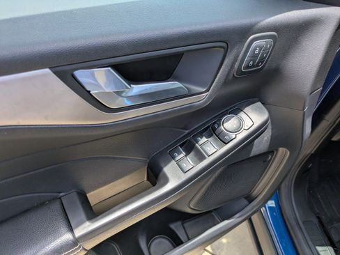 Used 2022 Ford Escape SEL w/ Technology Package image 9