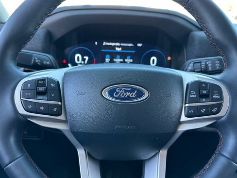 Used 2025 Ford Explorer Active w/ Active Comfort Package AWD/4WD image 25
