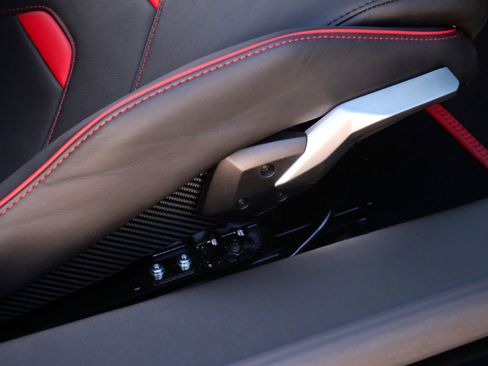 Used 2020 Lamborghini Huracan EVO image 21