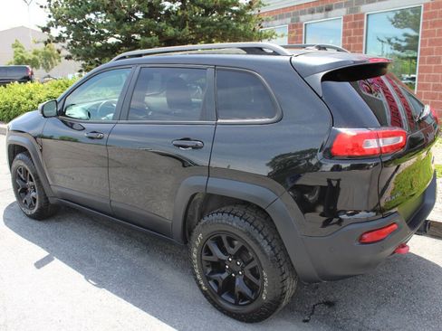 Used 2014 Jeep Cherokee Trailhawk w/ Technology Group AWD/4WD image 8