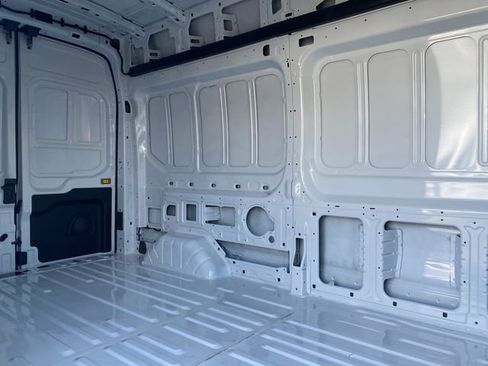 New 2026 Ford Transit 250 148 High Roof image 17