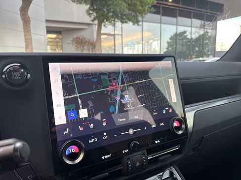 Used 2024 Lexus GX 550 image 6