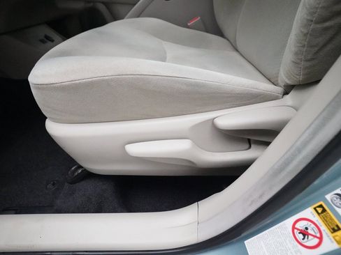 Used 2015 Toyota Prius Two image 29