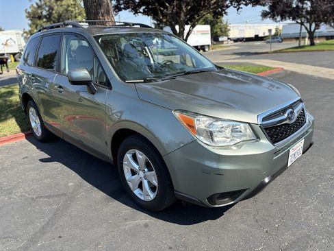 Used 2015 Subaru Forester 2.5i Premium AWD/4WD image 3