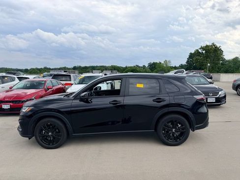 Certified 2026 Honda HR-V Sport image 2