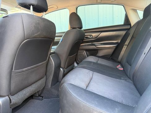 Used 2017 Nissan Altima 2.5 SR w/ Midnight Edition Package FWD image 13