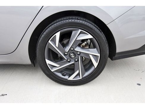 Used 2024 Hyundai Elantra Limited image 33