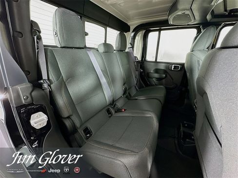New 2025 Jeep Gladiator Sport image 16