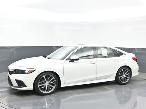 Used 2023 Honda Civic Touring image 2