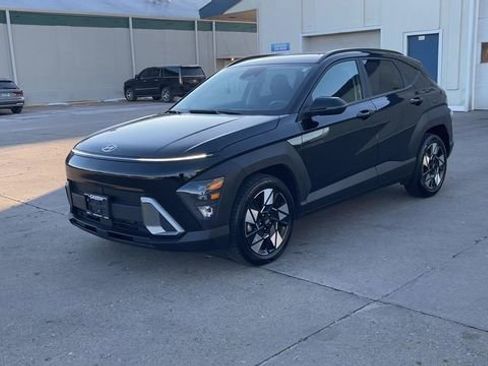 Used 2025 Hyundai Kona SEL image 4