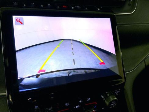 Used 2022 Jeep Grand Cherokee L Overland w/ Luxury Tech Group IV image 21