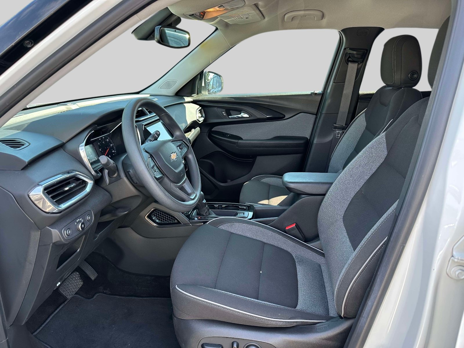 Used 2023 Chevrolet TrailBlazer LT w/ Convenience Package AWD/4WD image 14