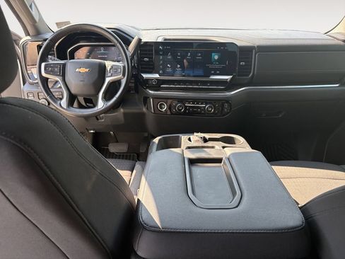 Used 2024 Chevrolet Silverado 1500 LT AWD/4WD image 10