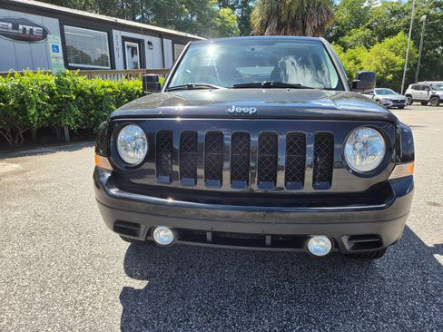 Used 2015 Jeep Patriot High Altitude AWD/4WD image 2
