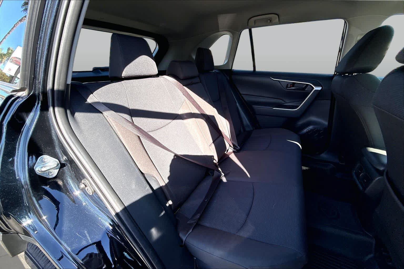 Used 2024 Toyota RAV4 LE AWD/4WD image 19