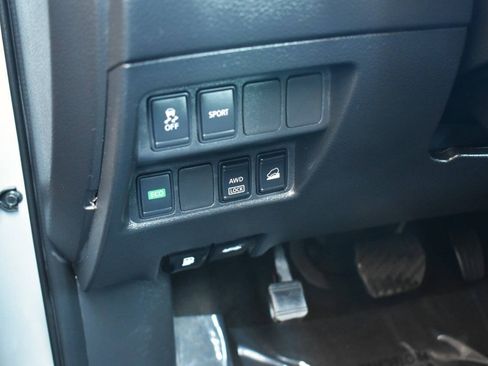 Used 2015 Nissan Rogue SV AWD/4WD image 31