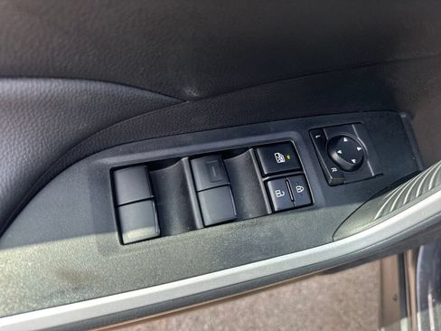 Used 2025 Toyota RAV4 LE AWD/4WD image 36