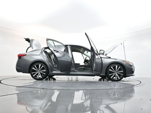 Used 2022 Nissan Altima 2.5 SR image 42