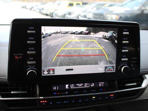 Certified 2023 Toyota Sienna Limited image 14