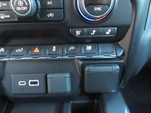 Used 2019 Chevrolet Silverado 1500 LTZ image 34