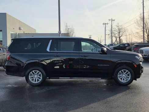 Used 2024 Chevrolet Suburban LT image 4