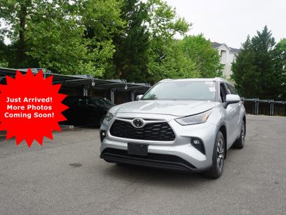 Used 2022 Toyota Highlander XLE