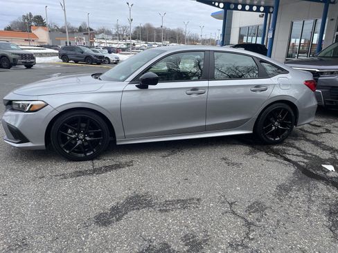 Used 2023 Honda Civic Sport image 4