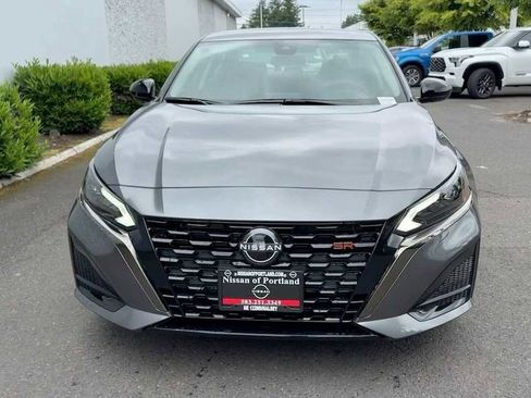 New 2025 Nissan Altima 2.5 SR image 4