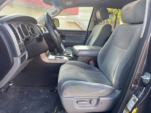 Used 2017 Toyota Sequoia SR5 image 12