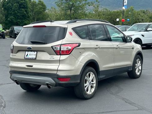 Used 2018 Ford Escape SE AWD/4WD image 3