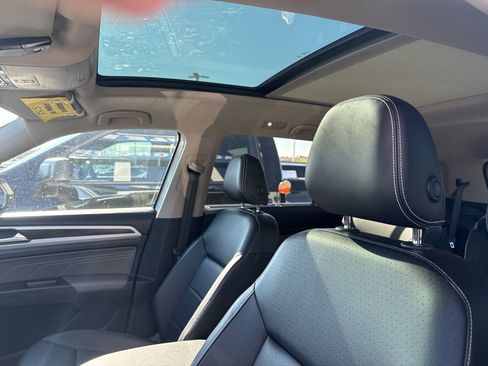 Used 2023 Volkswagen Atlas SE w/ Panoramic Sunroof Package image 8