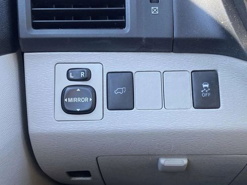 Used 2009 Toyota Venza FWD image 17