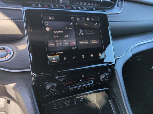 New 2025 Jeep Grand Cherokee Altitude AWD/4WD image 27