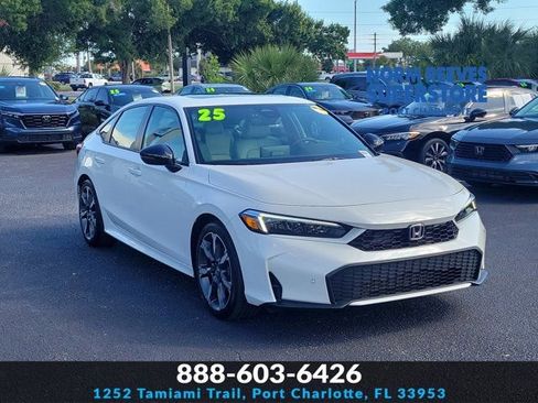 Used 2025 Honda Civic Sport Touring image 1