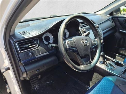 Used 2016 Toyota Camry SE FWD image 9
