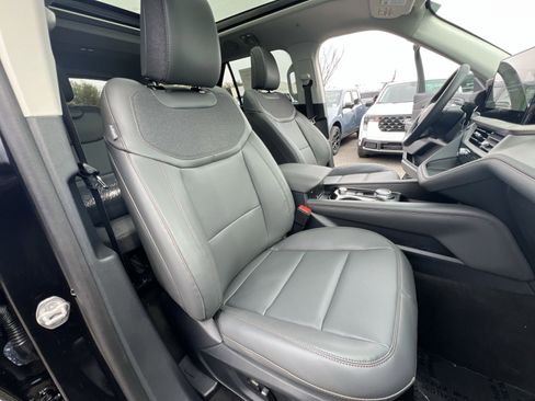 New 2026 Ford Explorer Active w/ Active Comfort Package image 28