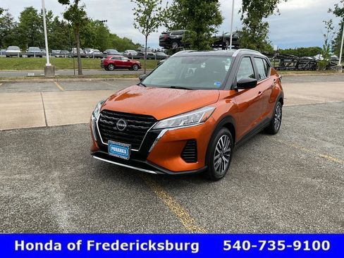 Used 2023 Nissan Kicks SV FWD image 2